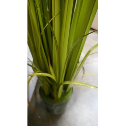 1518 - A faux tall grass plant