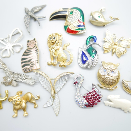 1083 - Sixteen animal and bird brooches