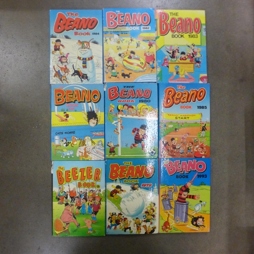 1131 - A box of Beano annuals, 1979-2009 and a Beezer annual 1984, 16 in total **PLEASE NOTE THIS LOT IS NO... 