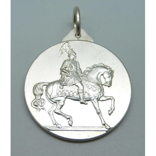 1052 - A silver Hackney Horse Society medal hallmarked Birmingham 1911, Mappin & Webb, 49.5g, 45mm