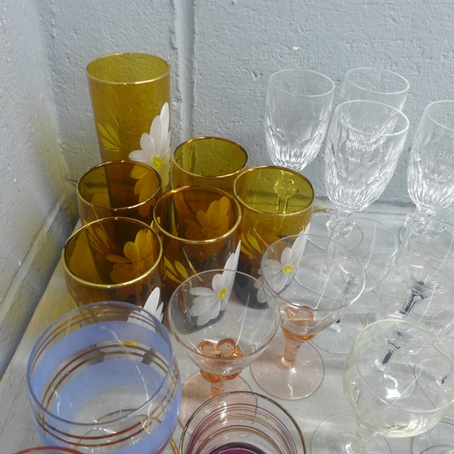 1142 - Two boxes of mixed Art Deco and later drinking glasses, various shapes and sizes **PLEASE NOTE THIS ... 