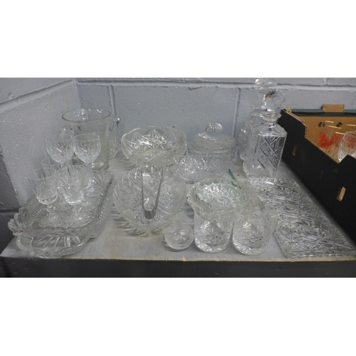 1148 - A quantity of cut glass  and crystal, 2 boxes **PLEASE NOTE THIS LOT IS NOT ELIGIBLE FOR POSTING AND... 