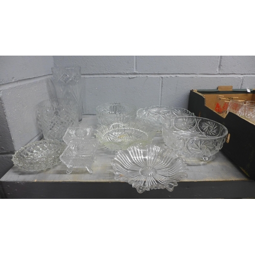 1148 - A quantity of cut glass  and crystal, 2 boxes **PLEASE NOTE THIS LOT IS NOT ELIGIBLE FOR POSTING AND... 