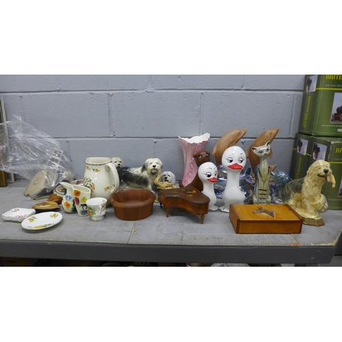 1162 - Mixed china, boxes, etc. **PLEASE NOTE THIS LOT IS NOT ELIGIBLE FOR POSTING AND PACKING**