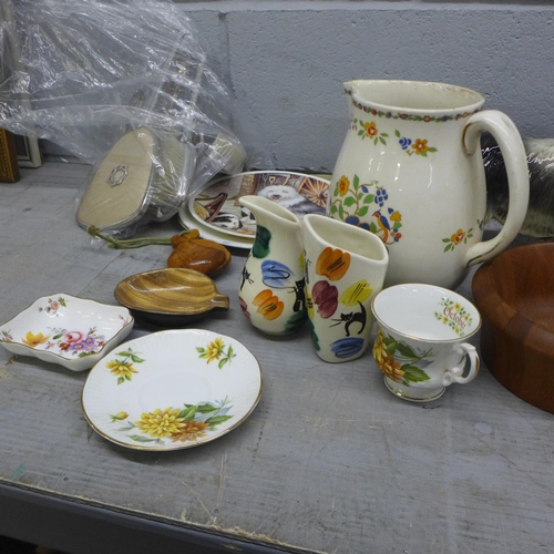 1162 - Mixed china, boxes, etc. **PLEASE NOTE THIS LOT IS NOT ELIGIBLE FOR POSTING AND PACKING**