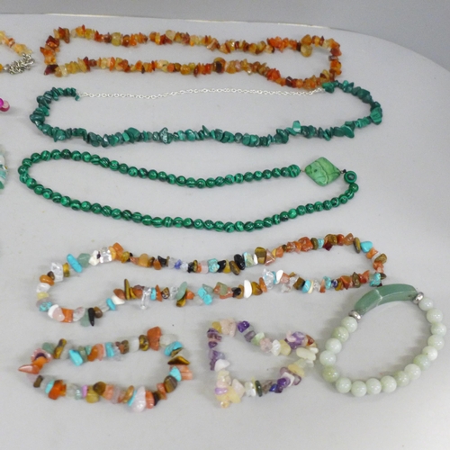618 - Malachite and semi precious stone necklaces and a large agate pendant and chain