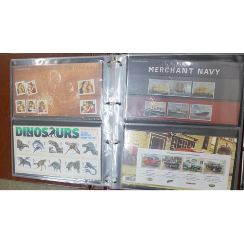 705 - GB 2006-2014 commemorative presentation packs in three special Post Office albums. 120+ packs with a... 