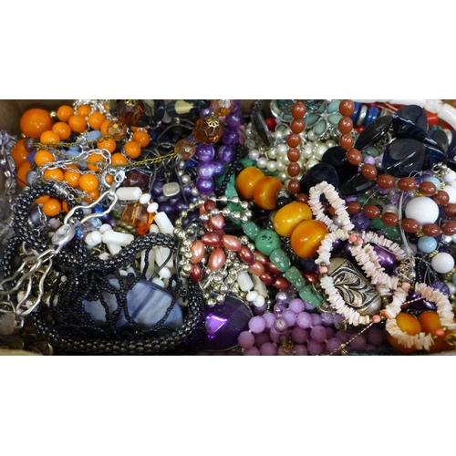 746 - A collection of costume jewellery