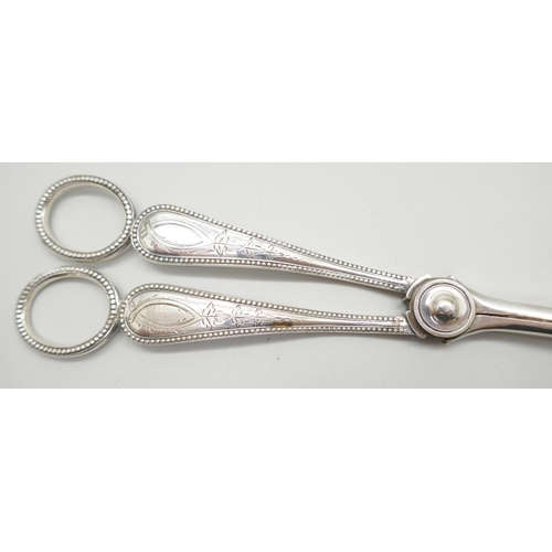 846 - Two pairs of grape scissors, c1900