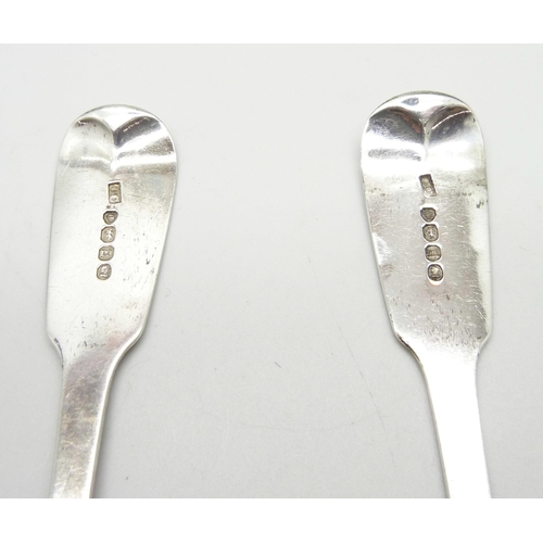 856 - A pair of Georgian silver ladles, London 1827, 127g