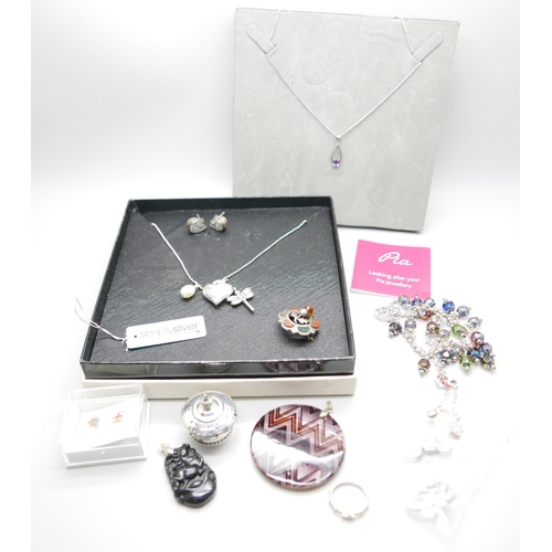 917 - A collection of jewellery, including silver and silver mounted, a Pandora charm, etc.