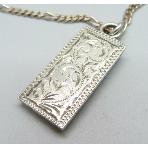 932 - A silver ingot pendant on a silver chain, 39g, chain 59cm