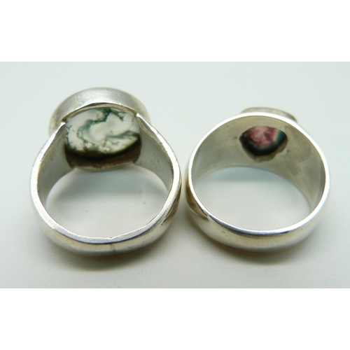 934 - A 925 silver ring, stone a/f, and a moss agate set ring, S and P