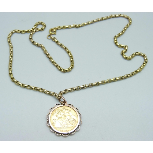 951 - A 1913 half sovereign in a 9ct gold pendant mount and a 9ct gold chain, total weight 14.5g, chain 50... 