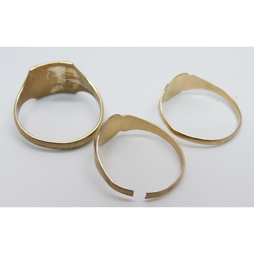 953 - Three 9ct gold rings, total weight 6.2g, one a/f, (signet ring 3.8g and size U/V)