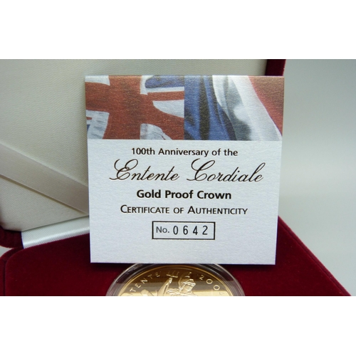 973G - The Royal Mint 100th Anniversary of the Entente Cordiale Gold Proof Crown, 2004, boxed with certific... 