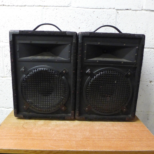 2134 - A pair of PA speakers