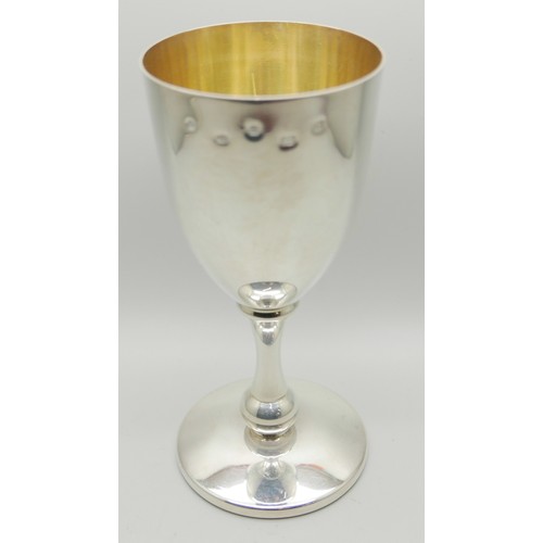 815 - A silver goblet, 277g, 15.5cm