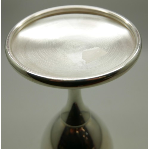 815 - A silver goblet, 277g, 15.5cm