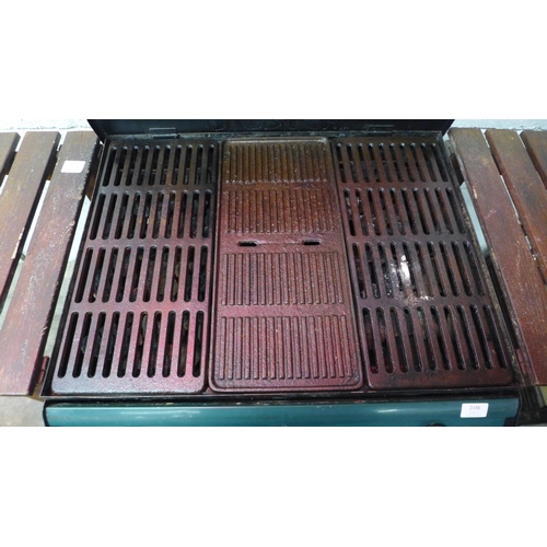 2146 - An Outback gas powered barbecue with hot plate