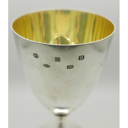 818 - A silver goblet, 231g, 16cm