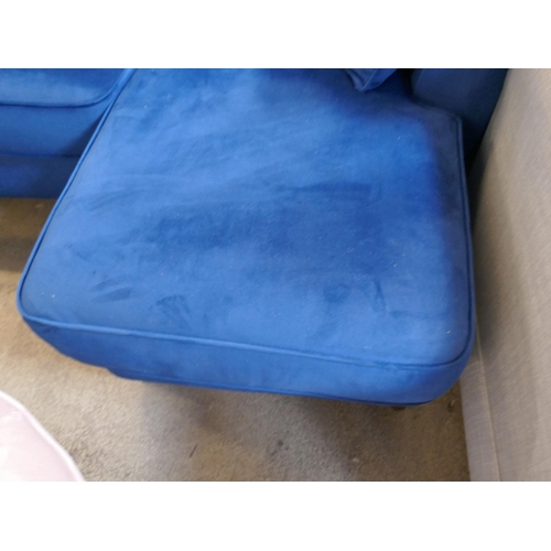 1546 - A blue velvet Hoxton L shaped sofa