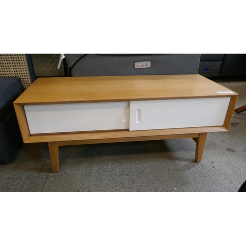 1579 - A Porter TV unit