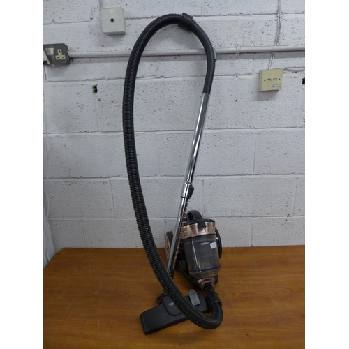 2151 - A Tower 240v 700w cylinder vacuum cleaner (model T102000BLGPETS)