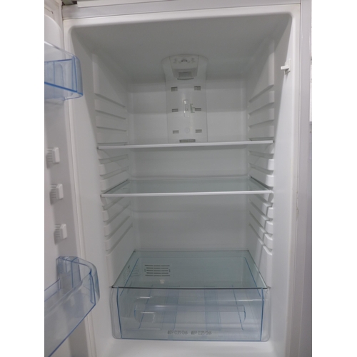 2157 - A Zanussi 6ft tall 60/40 free standing fridge freezer