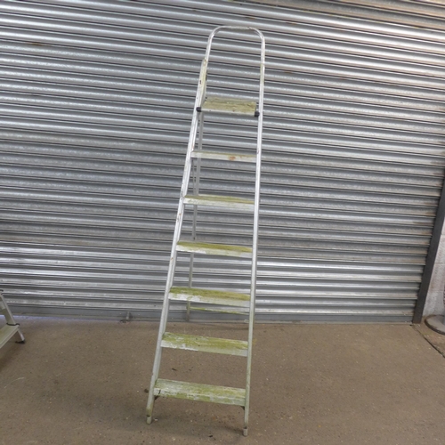 2192 - A 3-rung aluminium stepladder, a 7-rung aluminium Abru stepladder and a 5-rung aluminium Youngman st... 