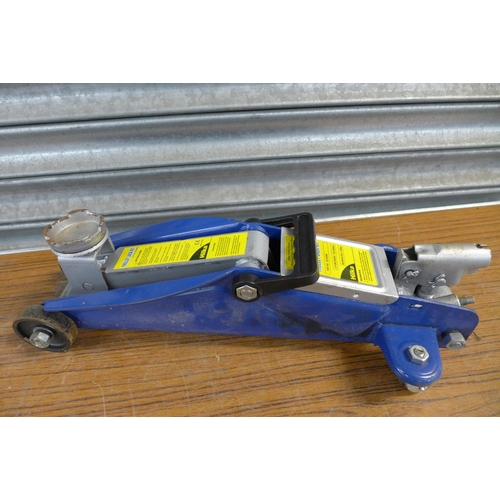 2259 - A Hilka 2-ton trolley jack in case