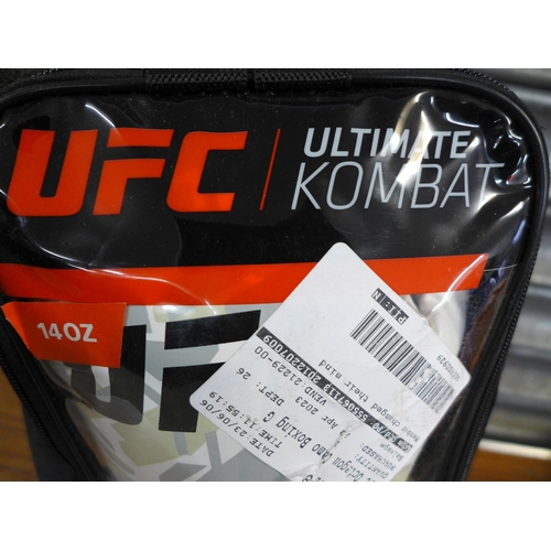 2341 - A pair of UFC Ultimate Kombat Pro 14OZ gloves and a Duracell Kayaking bunny