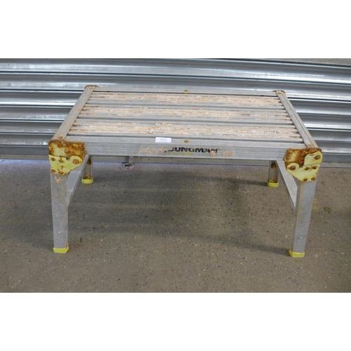 2261 - 2 sets of aluminium Hop-up steps