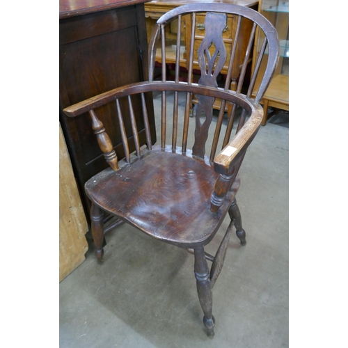 97 - A 19th Century elm and beech Windsor chair