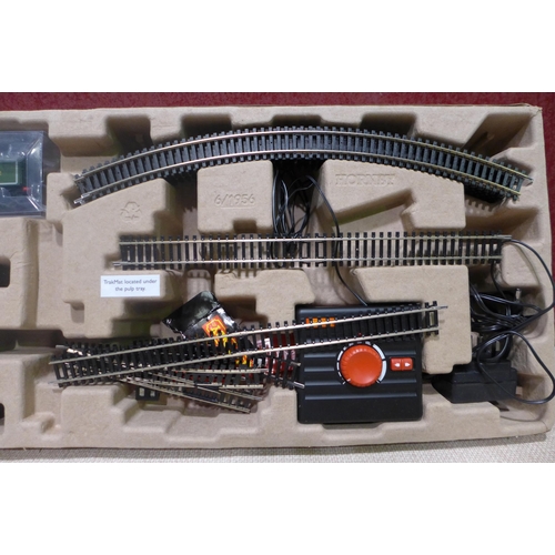 3067 - Hornby flying Scotsman 00 gauge train set RRP £279.99 (includes train, carriages, track, trackmat).