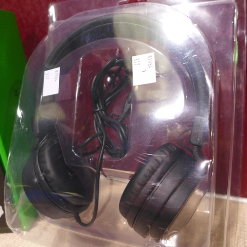 3075 - Razer Blackshark V2 Pro Gaming Headset, Original RRP £99.99 + VAT (317-283) *This lot is subject to ... 