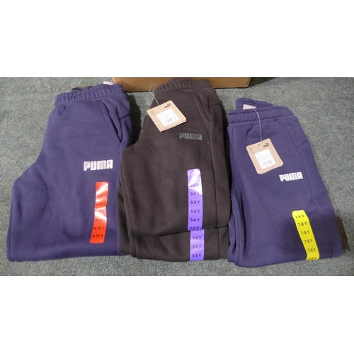 3113 - Assorted kid's Puma joggers - mixed sets  * This lot is subject to vat