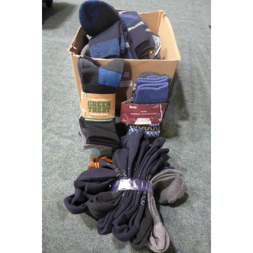 3120 - Large quantity of men's socks - various sizes, styles and colours * This lot is subject to vat