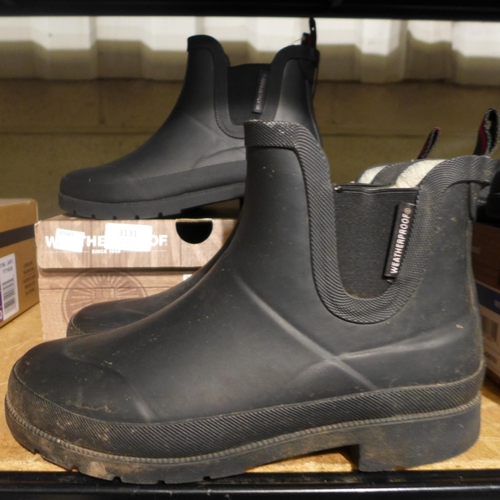 3131 - Two pairs of women's black weatherproof ankle boots - UK sizes 6 & 4 * This lot is subject to vat