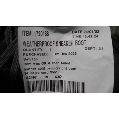 3137 - Two pairs of men's weatherproof boots - mixed style - sizes 10 &  11 * This lot is subject to vat   ... 