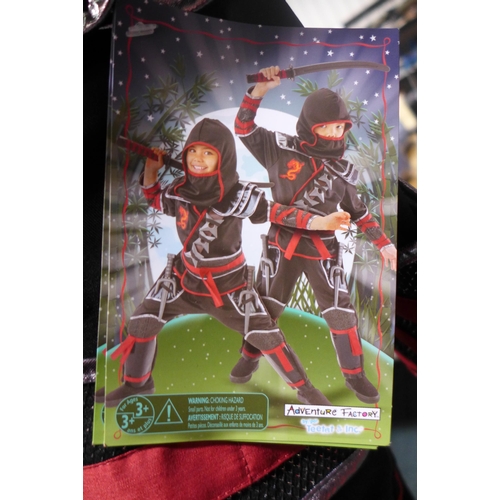 3178 - Kid's Dragon Ninja fancy dress costume - size 5-6 * This lot is subject to vat