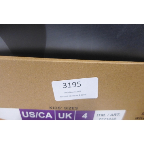 3195 - 2x Small Boxes Of Assorted men's 32° heat base layer tops and bottoms - mixed sizes * This lot is su... 