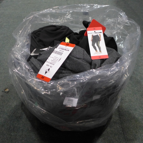 3202 - Assortment of women's leggings - various sizes, styles and colours. *This lot is subject to VAT