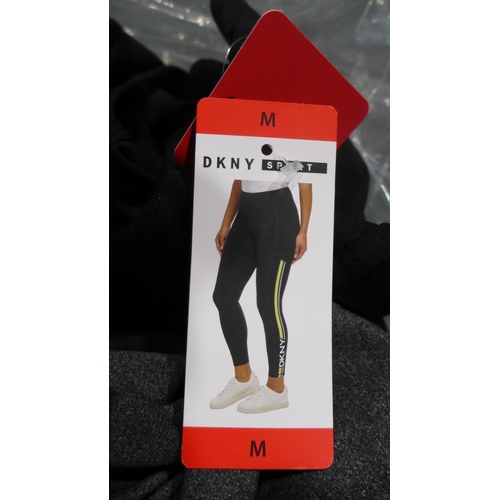 3202 - Assortment of women's leggings - various sizes, styles and colours. *This lot is subject to VAT