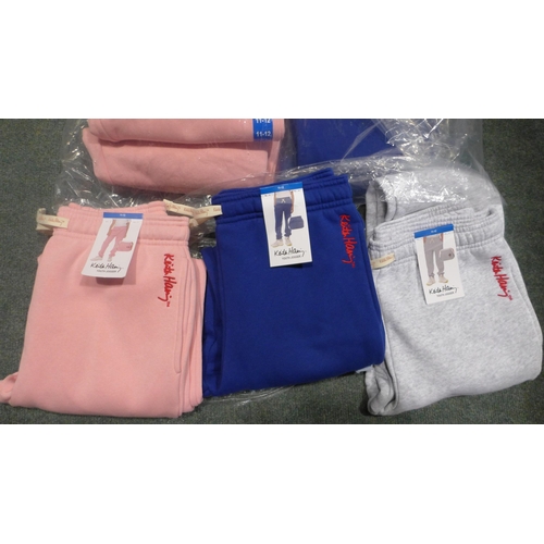 3217 - Quantity of kids/youth joggers - mixed colours, size 11-12. * This lot is subject to VAT