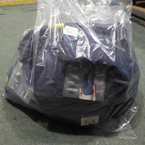 3219 - Quantity of mens navy English laundry trousers - mixed size. * This lot is subject to VAT