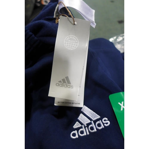 3222 - Quantity of men's navy Adidas track pants - mixed size. * This lot is subject to VAT