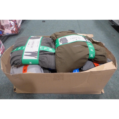 3224 - Quantity of men's Jack's 2 piece loungewear sets - mixed size. * This lot is subject to VAT