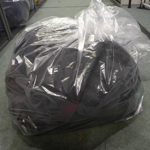 3245 - Quantity of men's 32 heat jackets - mainly size XXL. *This lot is subject to VAT