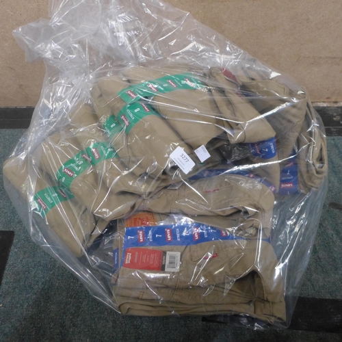 3277 - Quantity of kids Levi 511 stretch fawn jeans  - ages 7-8. *This lot is subject to VAT